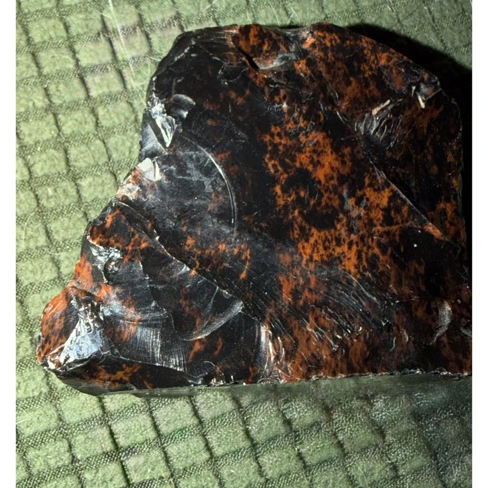 Mahogany Obsidian Raw Stone Unisex OS Black Red Excellent Volcanic Slab